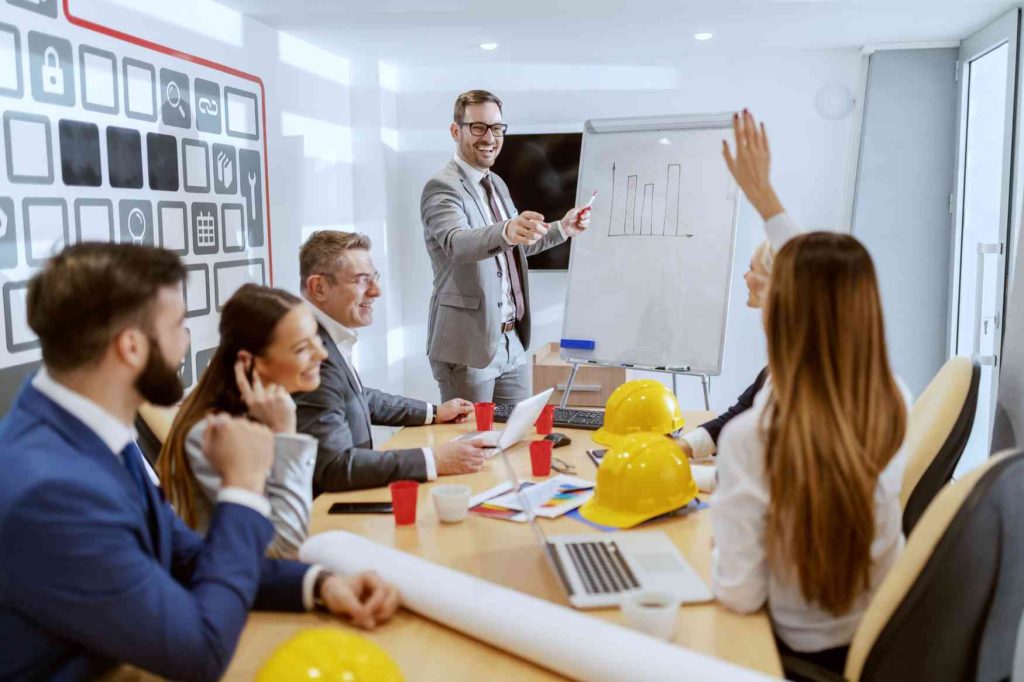 HSE professional coaching session focused on safety leadership and site performance in Qatar